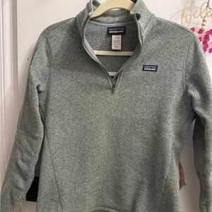 Patagonia Women's Light Green quarter zipper